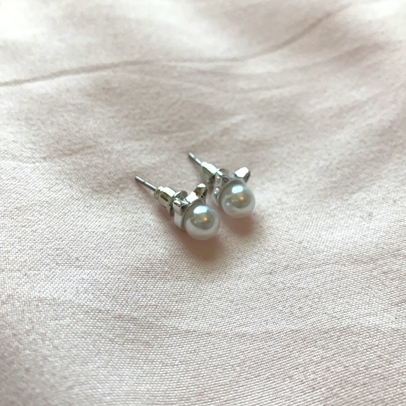 pearl cat earrings - Picture 2 of 2